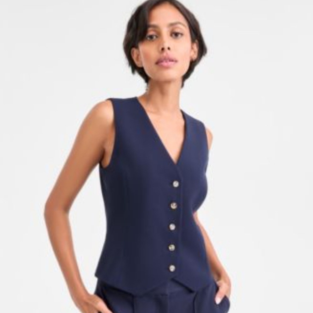 New With Tags Classic Navy Blue Button-Up Vest Size Medium